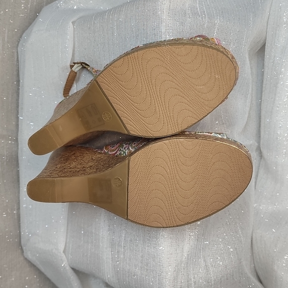 Paisley Sling Back Wedges (Sz 8.5) - Picture 8 of 11
